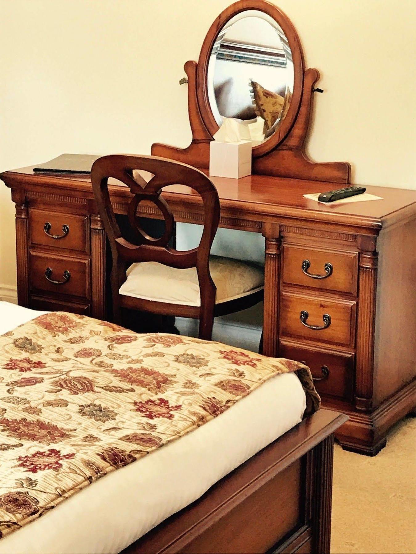 The Down Hotel 4*